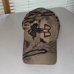 Men’s Barren Camo (999) Under Armour Baseball Hat